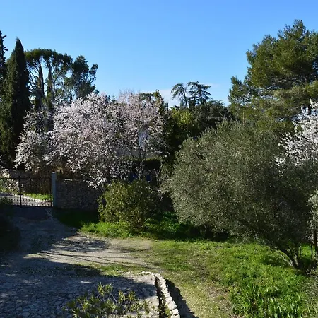 Eden Apartamento Nîmes
